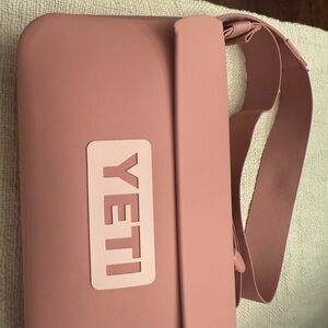 YETI SIDEKICK Soft Pink 1L CASE W/Crossbody Bag